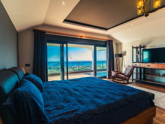 فيلات فاخرة في الانيا , كاستل باطلالات رائعة 