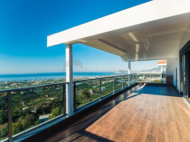 فيلات فاخرة في الانيا , كاستل باطلالات رائعة 