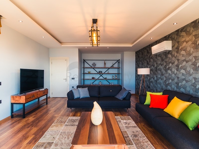 فيلات فاخرة في الانيا , كاستل باطلالات رائعة 