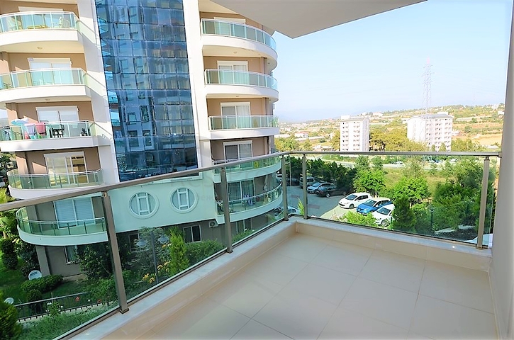 شقة فسيحة بغرفة نوم واحدة في مجمع جديد