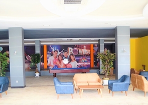 شقة فسيحة بغرفة نوم واحدة في مجمع جديد