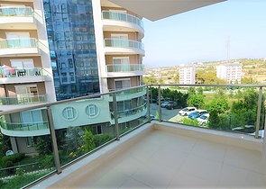 شقة فسيحة بغرفة نوم واحدة في مجمع جديد