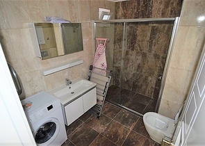 شقة فسيحة بغرفة نوم واحدة في مجمع جديد