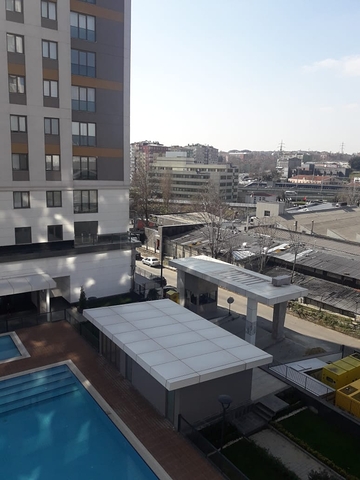 مجمع عائلي جاهز جانب المترو في منطقة مركزية في اسطنبول