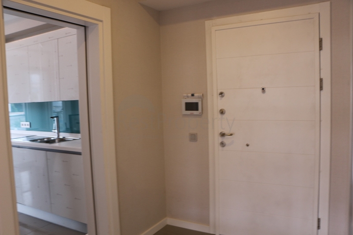 مجمع عائلي جاهز جانب المترو في منطقة مركزية في اسطنبول