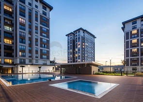 مجمع عائلي جاهز جانب المترو في منطقة مركزية في اسطنبول