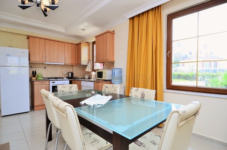 شقة غرفتين وصالة مفروشة ضمن مجمع قريب من البحر في كوناكليه / الانيا 