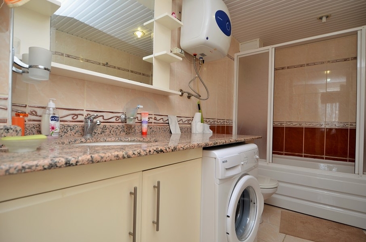 شقة غرفتين وصالة مفروشة ضمن مجمع قريب من البحر في كوناكليه / الانيا 