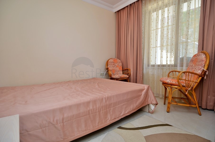 شقة غرفتين وصالة مفروشة ضمن مجمع قريب من البحر في كوناكليه / الانيا 