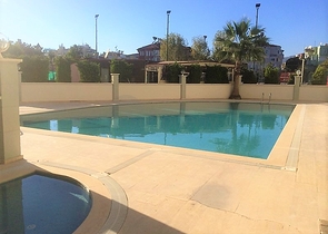 موقع مميز قريب من البحر - شقة غرفتين وصالة في مركز الانيا 