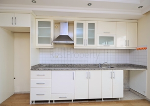 موقع مميز قريب من البحر - شقة غرفتين وصالة في مركز الانيا 