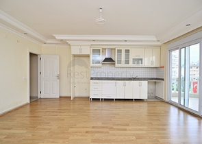 موقع مميز قريب من البحر - شقة غرفتين وصالة في مركز الانيا 