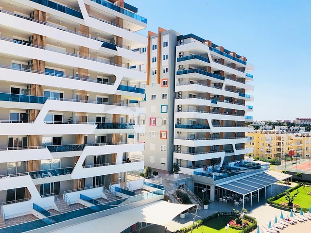 شقة غرفة وصالة ضمن مجمع فاخر في الانيا 