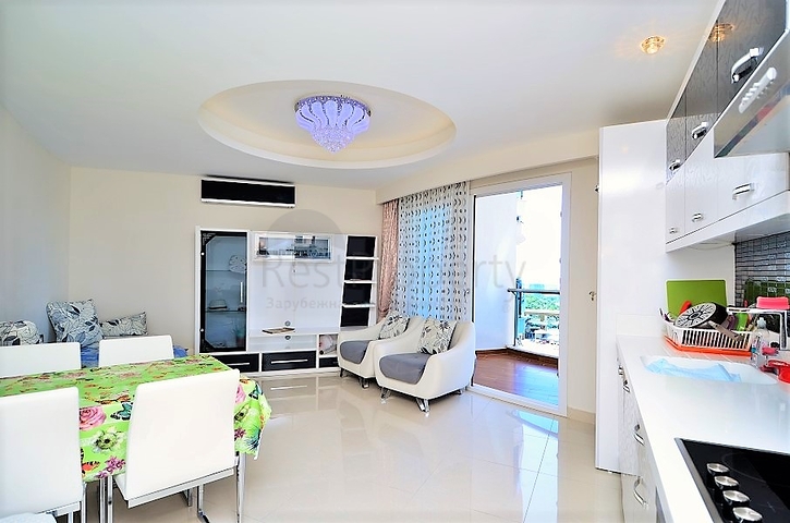 ضمن افخم مجمعات الانيا -شقة غرفة وصالة للبيع بسعر جيد 