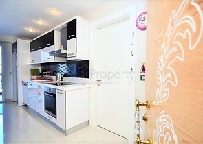 ضمن افخم مجمعات الانيا -شقة غرفة وصالة للبيع بسعر جيد 