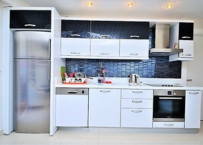 ضمن افخم مجمعات الانيا -شقة غرفة وصالة للبيع بسعر جيد 