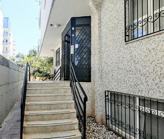 شقة دوبلكس 2 + 1 مع أثاث 100 م من البحر في أنطاليا