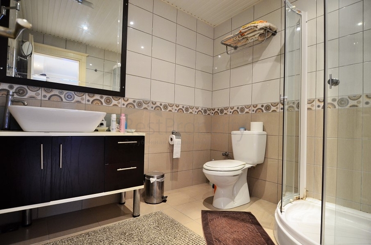 شقة عائلية واسعة من تصميم غرفتين وصالة في جيكجلي / الانيا 