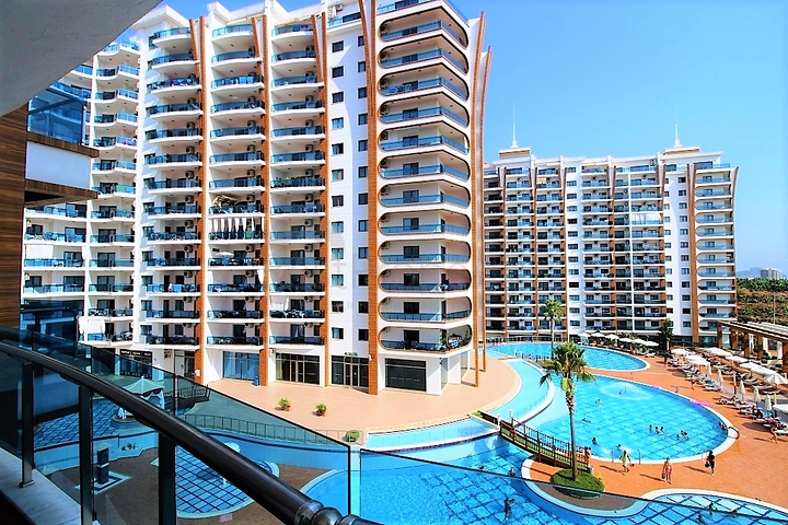 شقة غرفة وصالة ضمن مجمع خمس نجوم في الانيا 