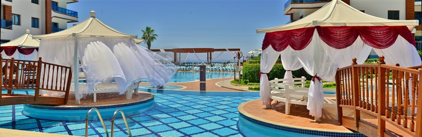 شقة غرفة وصالة ضمن مجمع خمس نجوم في الانيا 