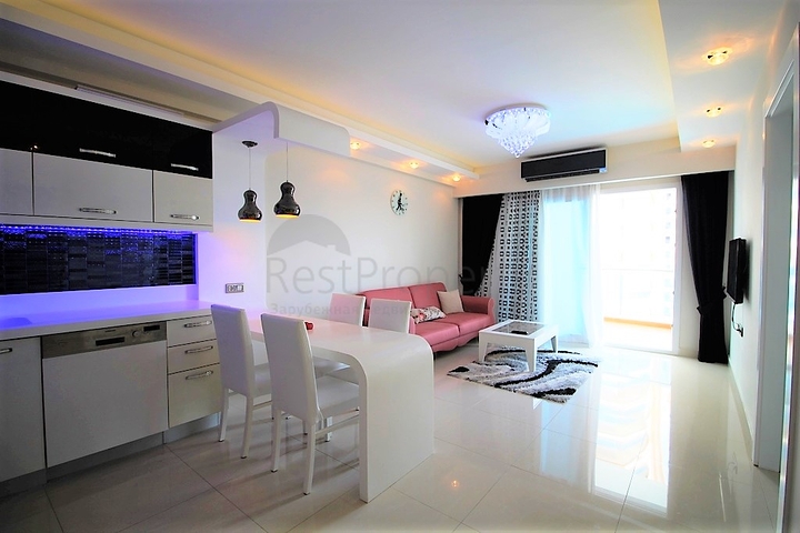 شقة غرفة وصالة ضمن مجمع خمس نجوم في الانيا 