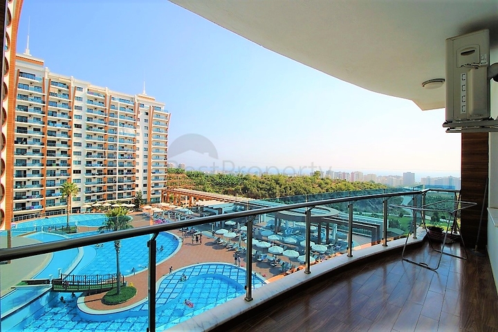 شقة غرفة وصالة ضمن مجمع خمس نجوم في الانيا 