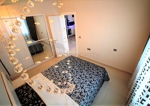 شقة غرفة وصالة ضمن مجمع خمس نجوم في الانيا 