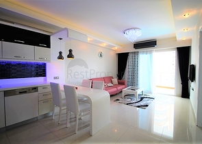 شقة غرفة وصالة ضمن مجمع خمس نجوم في الانيا 