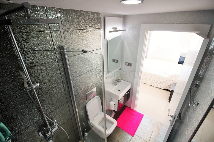 شقة غرفتين وصالة ضمن مجمع يضم خدمات مميزة في مدينة الانيا 