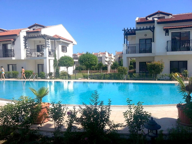 شقة فسيحة 4 + 1 بالقرب من الشواطئ الرملية في لارا