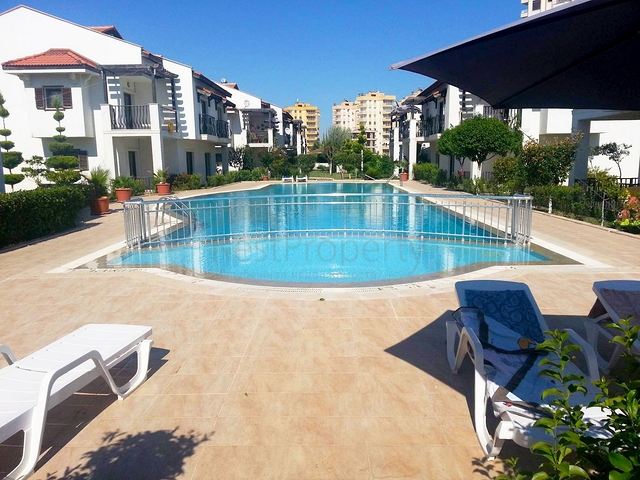 شقة فسيحة 4 + 1 بالقرب من الشواطئ الرملية في لارا