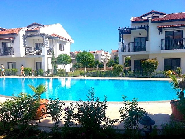 شقة فسيحة 4 + 1 بالقرب من الشواطئ الرملية في لارا