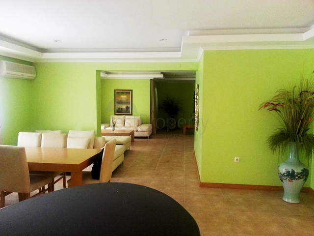 شقة فسيحة 4 + 1 بالقرب من الشواطئ الرملية في لارا