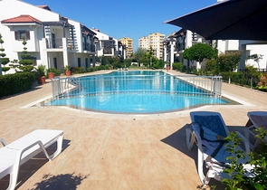 شقة فسيحة 4 + 1 بالقرب من الشواطئ الرملية في لارا