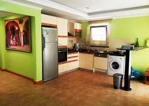 شقة فسيحة 4 + 1 بالقرب من الشواطئ الرملية في لارا