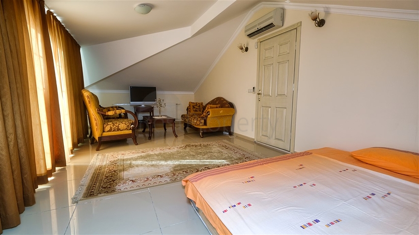 فيلا منفصلة 6 + 1 في Kirish Kemer