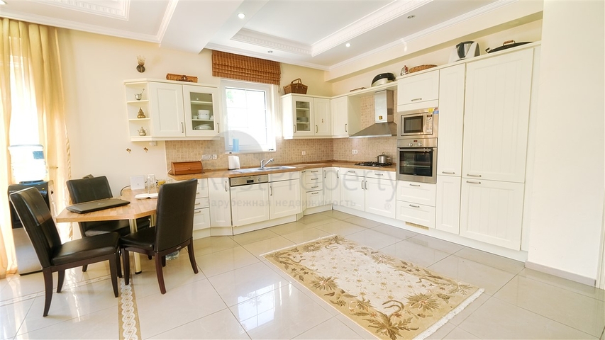 فيلا منفصلة 6 + 1 في Kirish Kemer