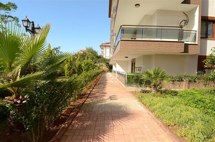 شقة دوبلكس طابق ارضي في كاستل / الانيا 