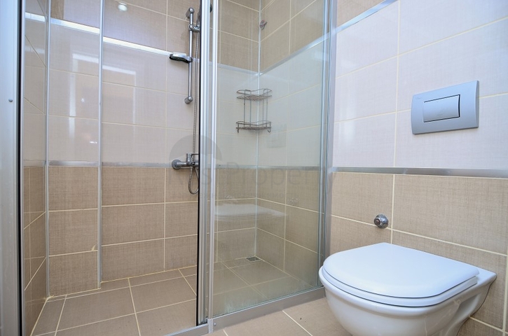 شقة ثلاث غرف نوم وصالة في الانيا / كاستل