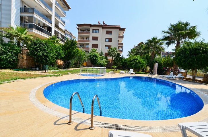 شقة ثلاث غرف نوم وصالة في الانيا / كاستل