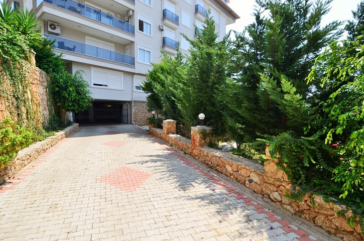 شقة ثلاث غرف نوم وصالة في الانيا / كاستل