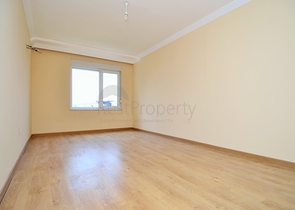 شقة ثلاث غرف نوم وصالة في الانيا / كاستل