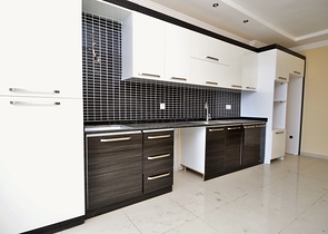 شقة ثلاث غرف نوم وصالة في الانيا / كاستل