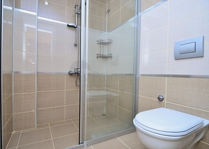 شقة ثلاث غرف نوم وصالة في الانيا / كاستل