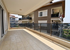 شقة ثلاث غرف نوم وصالة في الانيا / كاستل