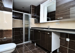 شقة ثلاث غرف نوم وصالة في الانيا / كاستل