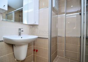 شقة ثلاث غرف نوم وصالة في الانيا / كاستل