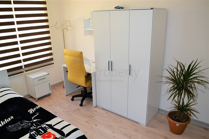 بسعر مخفض - دوبلكس للبيع باطلالة بحرية خلابة في الانيا 