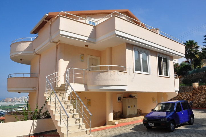 بسعر مخفض - دوبلكس للبيع باطلالة بحرية خلابة في الانيا 