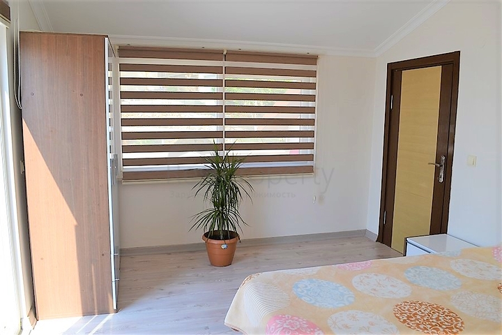 بسعر مخفض - دوبلكس للبيع باطلالة بحرية خلابة في الانيا 